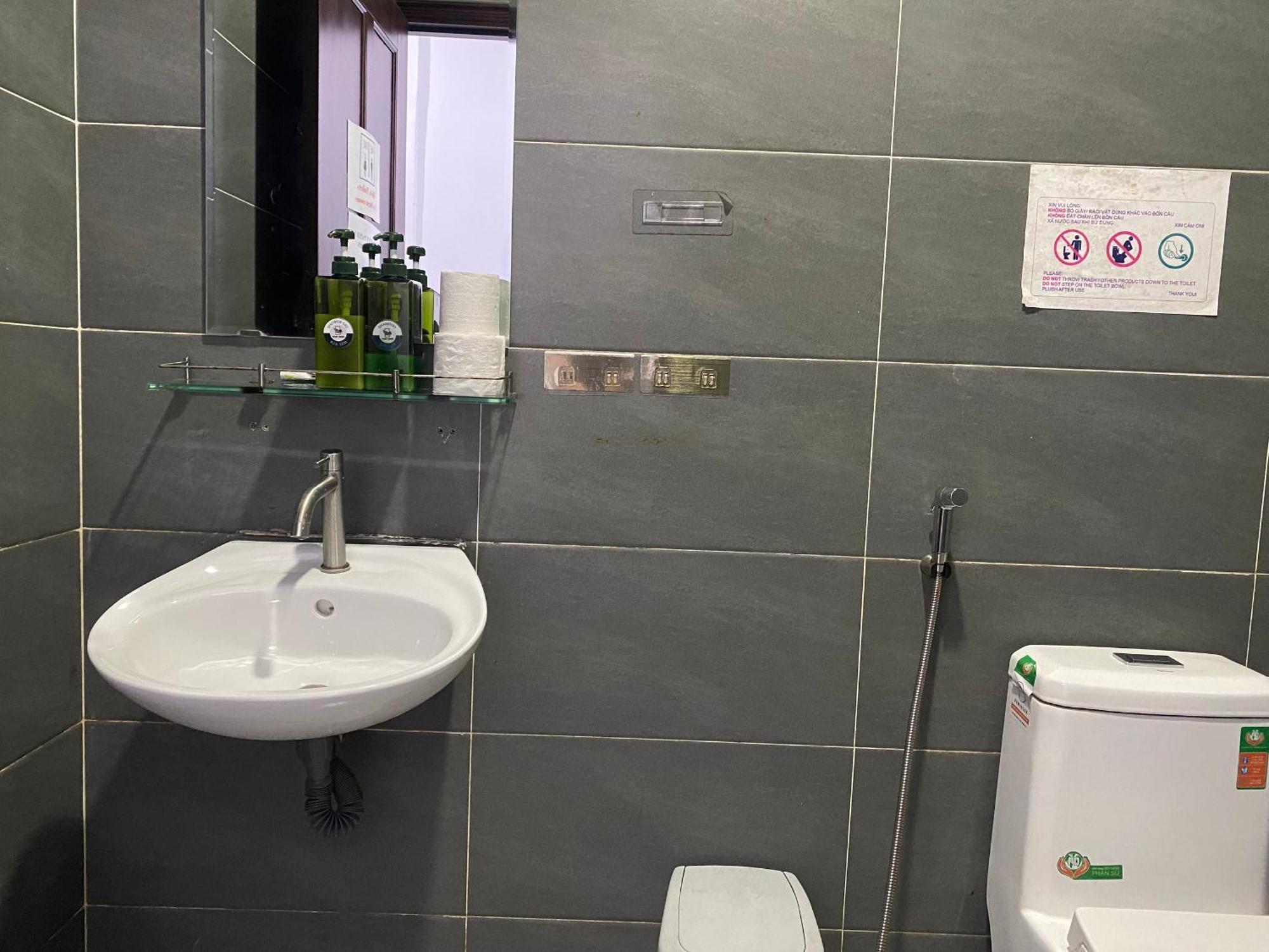 Start House Capsule 5 Min Walk To The Airport Khách sạn nang